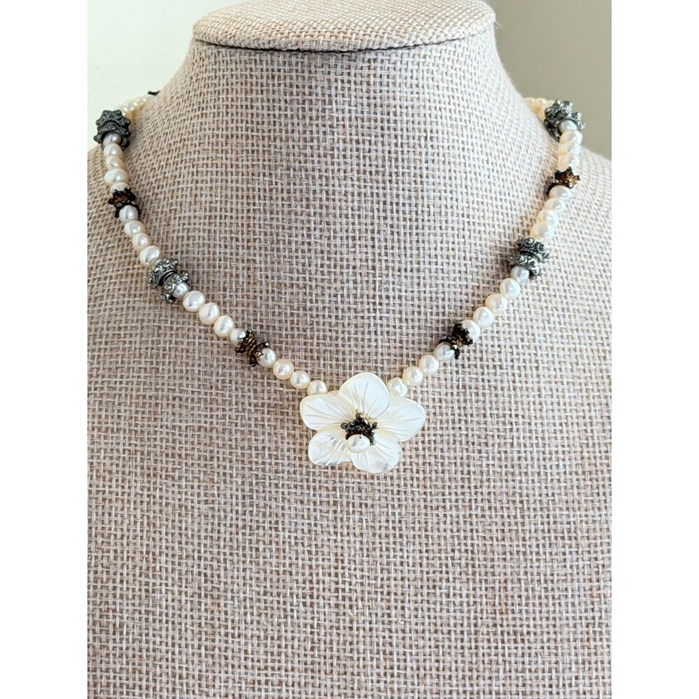 Vintage Freshwater Pearl & Carved Mother of Pearl Flower Necklace